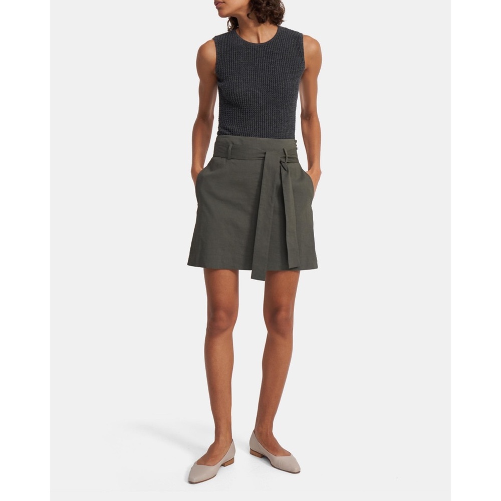 NWT THEORY Thyme Belted Mini Skirt (Sz 4)